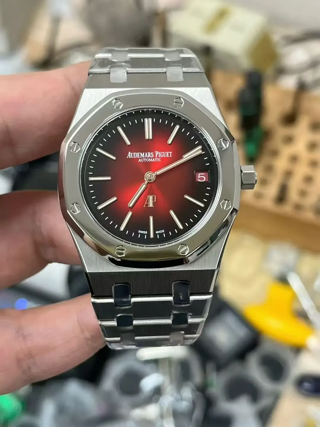 颜值封神！ZF厂爱彼16202XT酒红钛金版，让你一眼沦陷