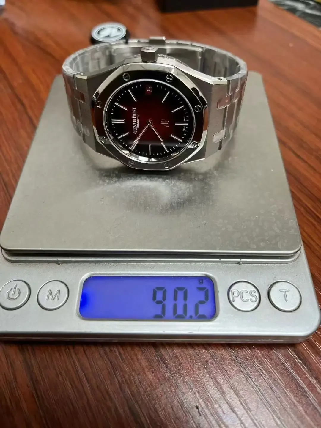 颜值封神！ZF厂爱彼16202XT酒红钛金版，让你一眼沦陷