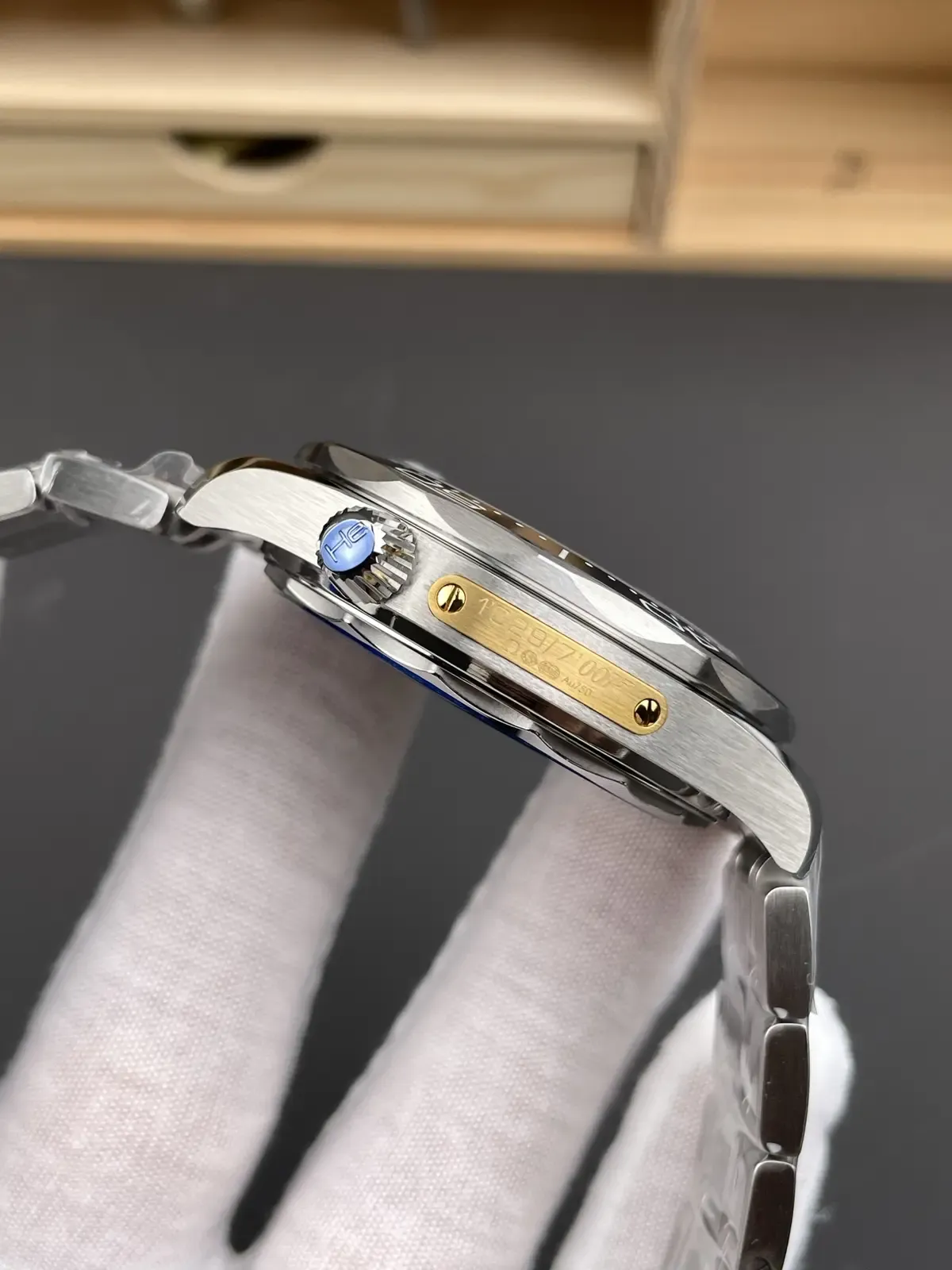 VS厂欧米茄007女王密使对比正品差距有多大？