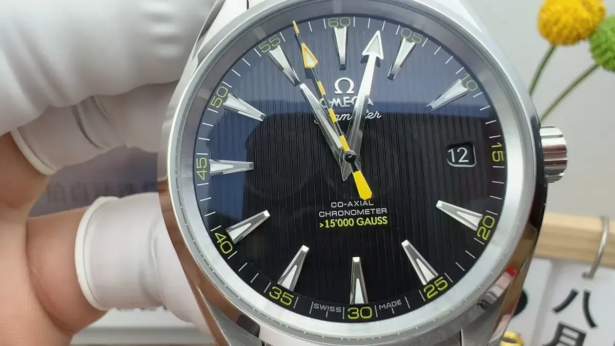 从机芯到外观，VS厂海马大黄蜂复刻表的全方位解析