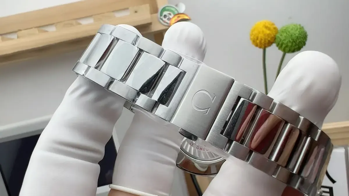 从机芯到外观，VS厂海马大黄蜂复刻表的全方位解析