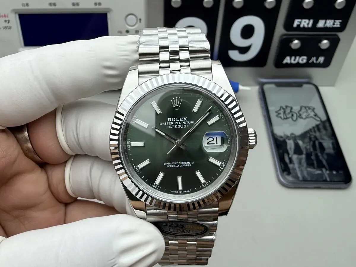 C厂劳力士薄荷绿日志真假辨别全攻略，一眼看穿仿表套路！