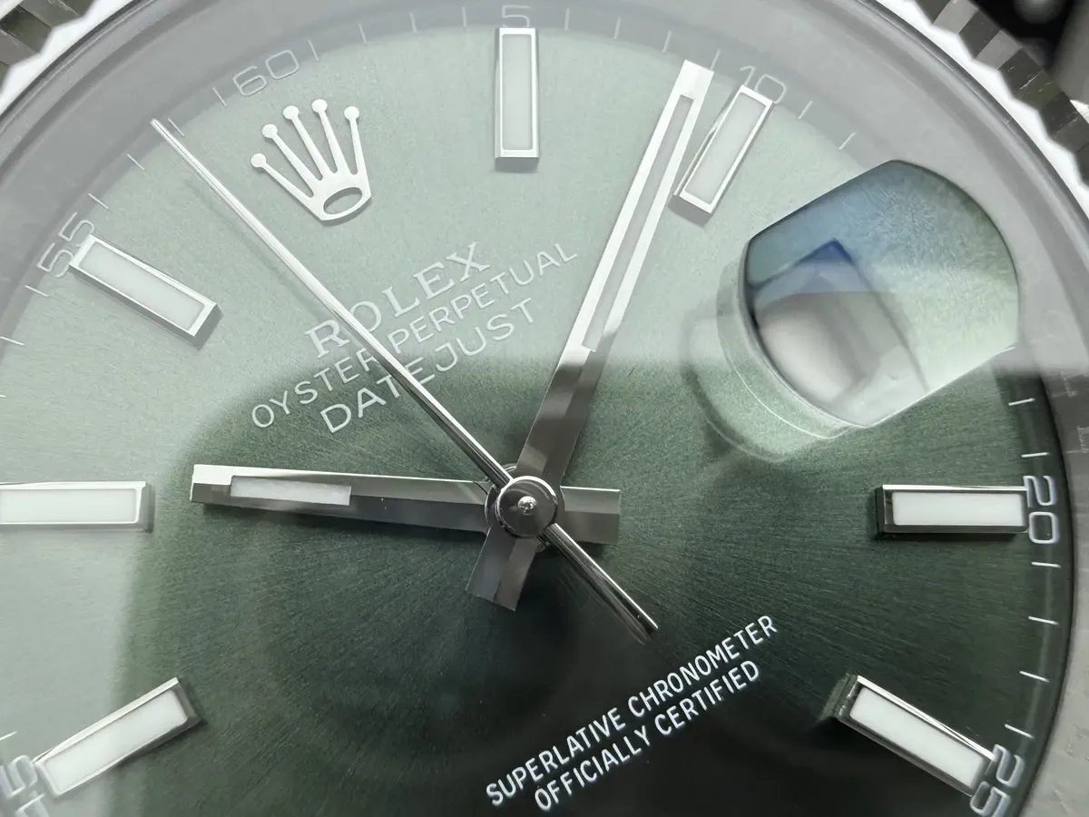 C厂劳力士薄荷绿日志真假辨别全攻略，一眼看穿仿表套路！