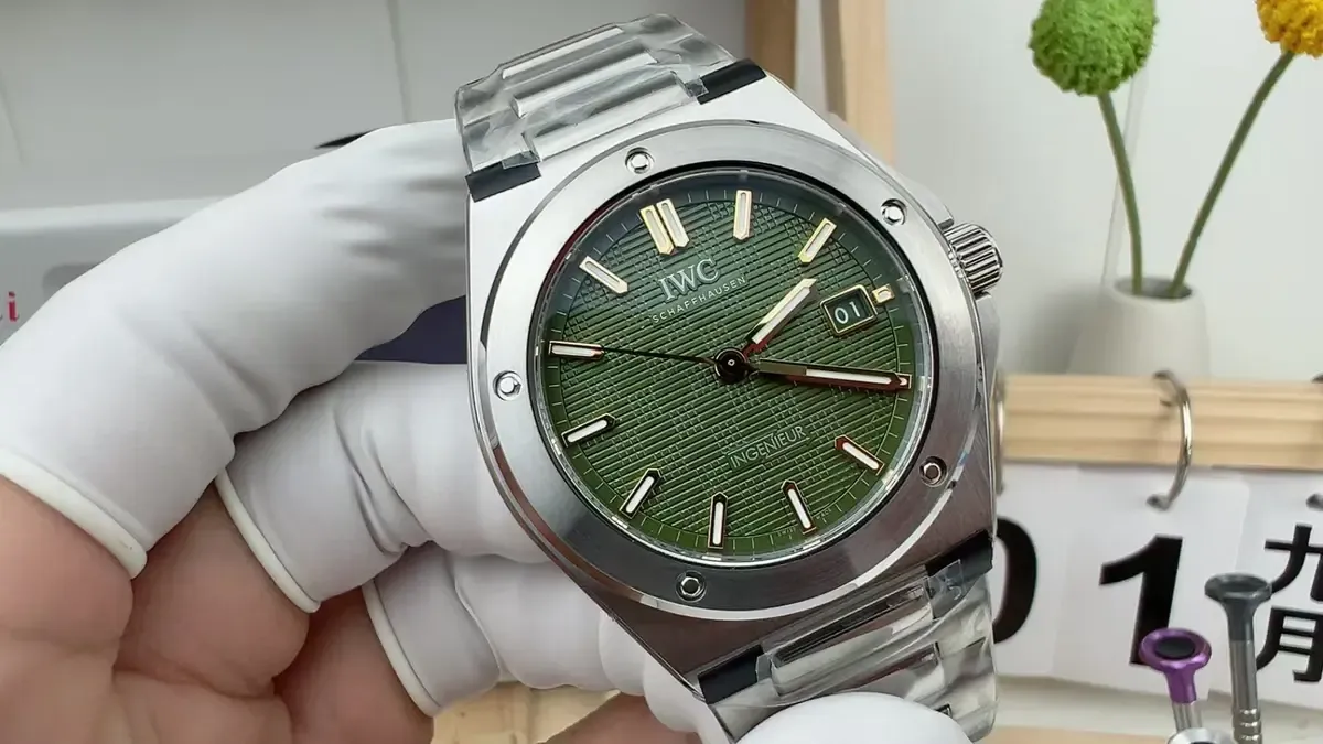 V7厂万国工程师绿面全网首测：细节狂魔，上手真香