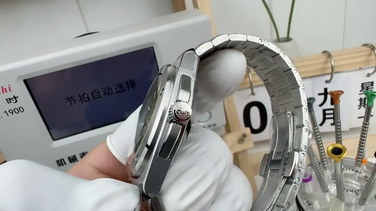 V7厂万国工程师绿面全网首测：细节狂魔，上手真香