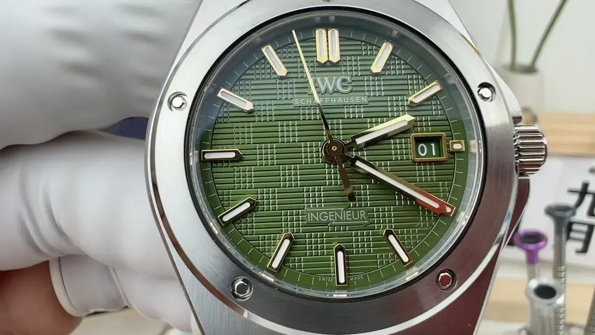 V7厂万国工程师绿面全网首测：细节狂魔，上手真香