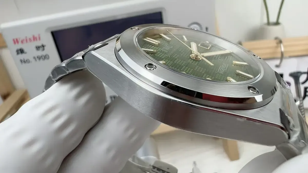 V7厂万国工程师绿面全网首测：细节狂魔，上手真香