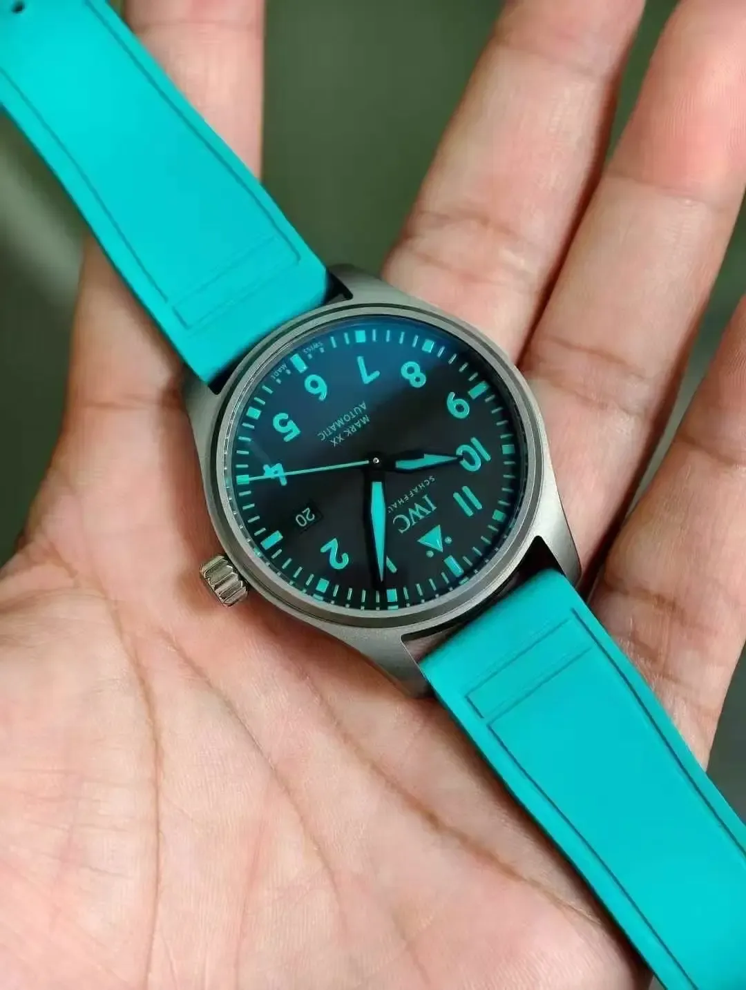 M+厂“马石油绿”马克18上线，42小时动储+降噪机芯真香