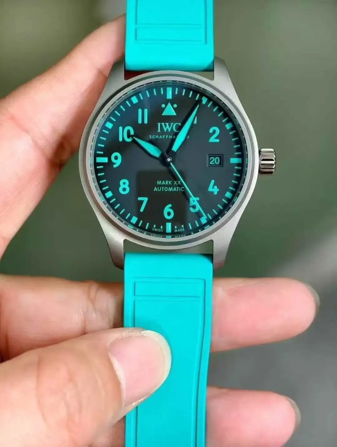 M+厂“马石油绿”马克18上线，42小时动储+降噪机芯真香