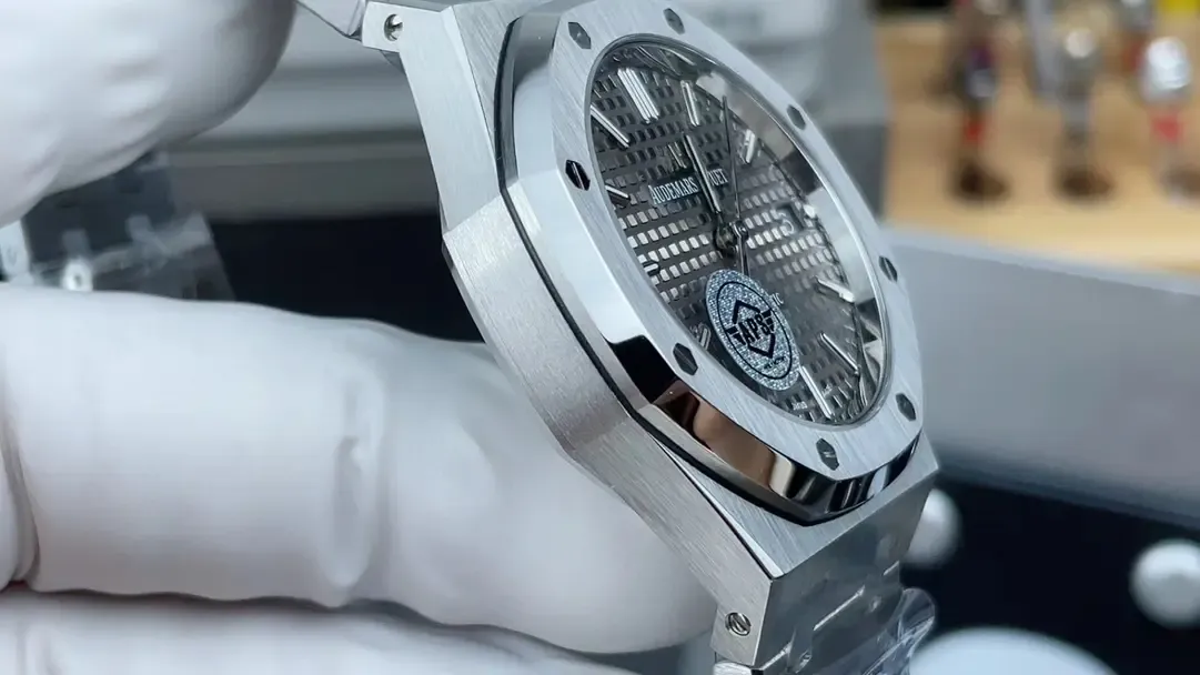 拒绝撞表！APS爱彼15450钢王37mm，小表径玩家解毒神器