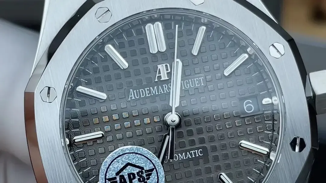 拒绝撞表！APS爱彼15450钢王37mm，小表径玩家解毒神器