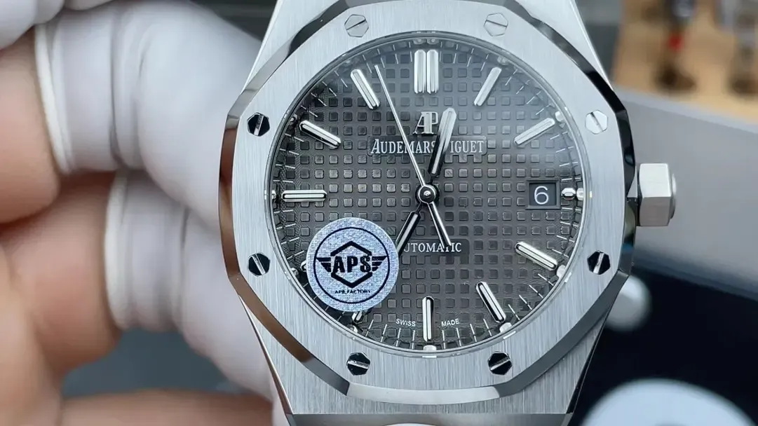 拒绝撞表！APS爱彼15450钢王37mm，小表径玩家解毒神器