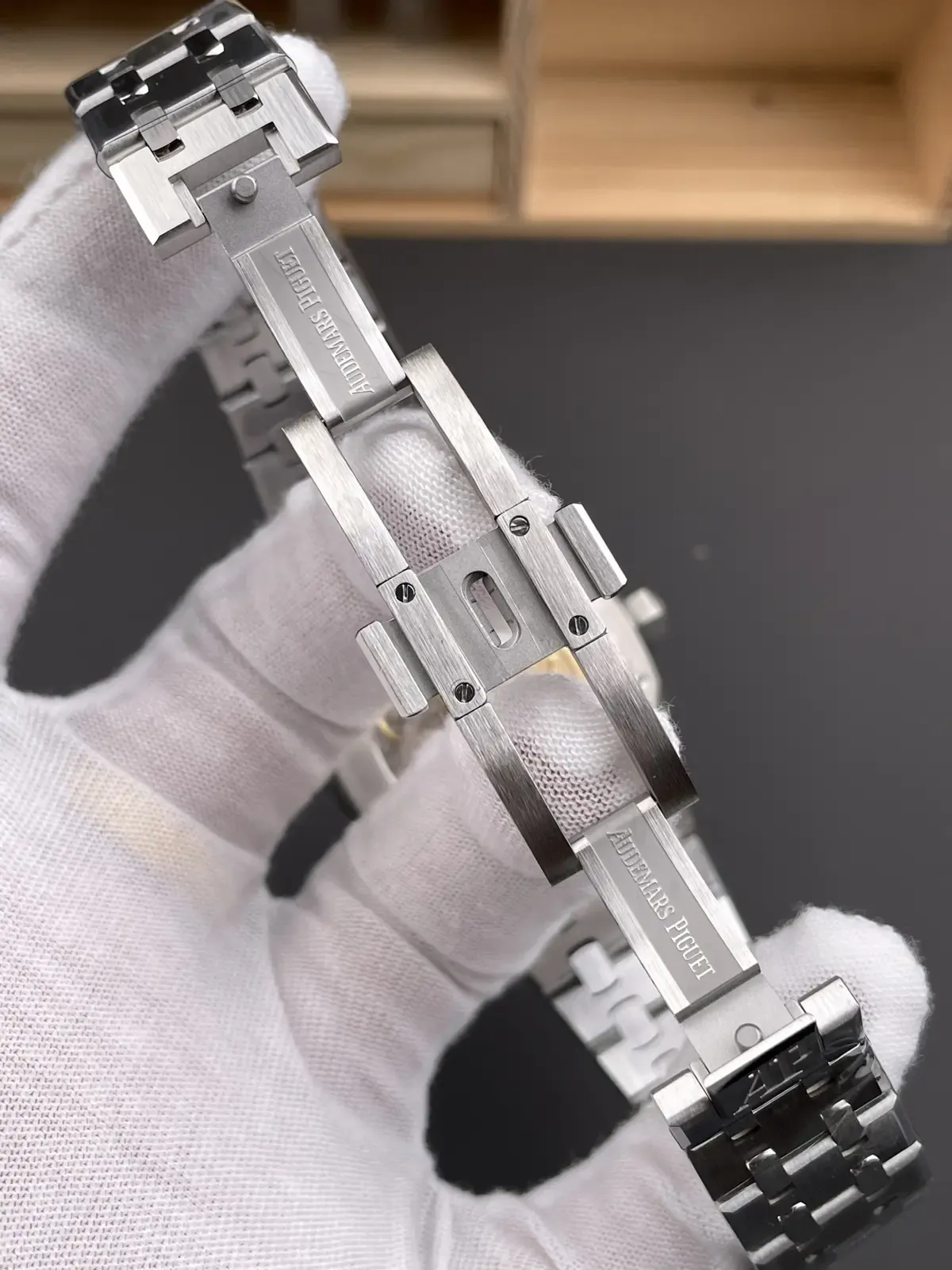 APS爱彼皇家橡树15450：小手腕完美伴侣，评测与选购指南