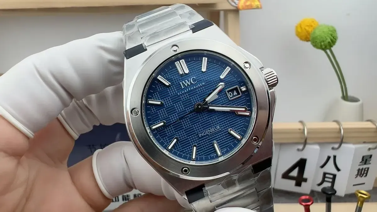 V7厂万国工程师：9分好评，外观机芯对比原版体验