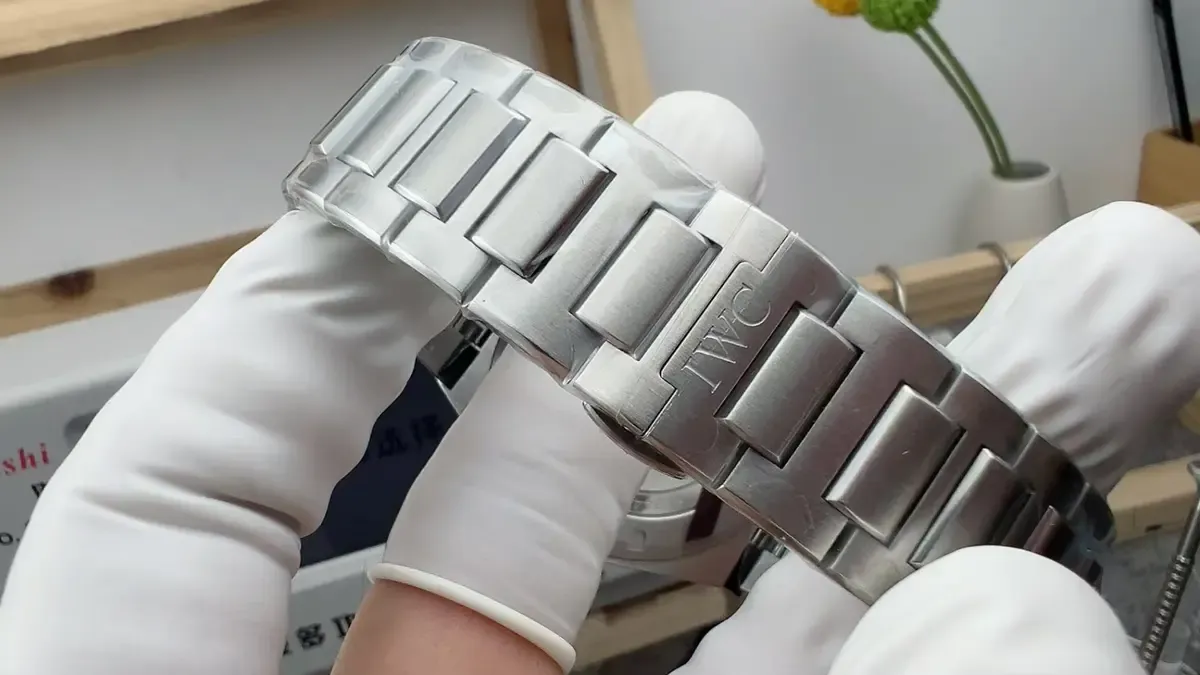 V7厂万国工程师：9分好评，外观机芯对比原版体验