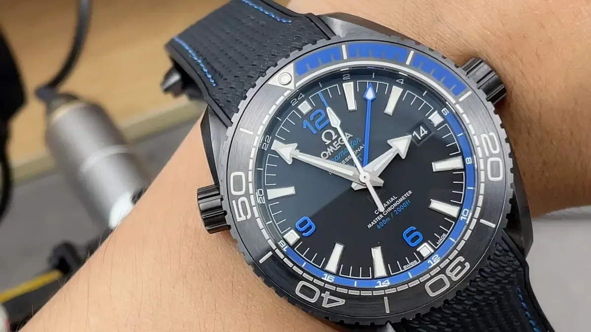 VS厂欧米茄深海之蓝：陶瓷材质与8906一体机芯的完美结合