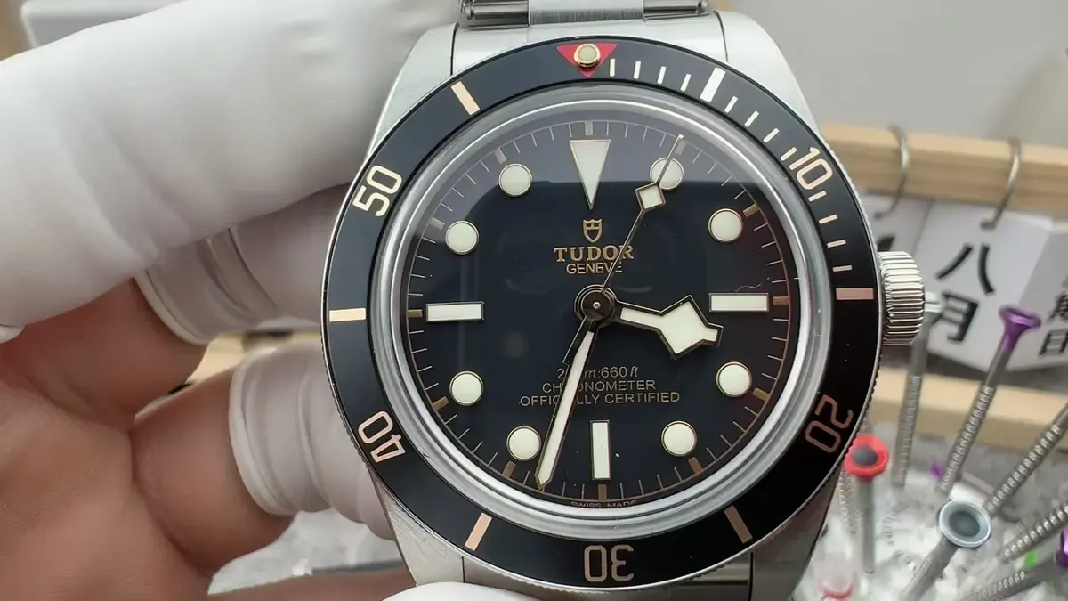 39mm黄金尺寸！ZF厂帝舵碧湾小黑盾复刻表值不值得买？