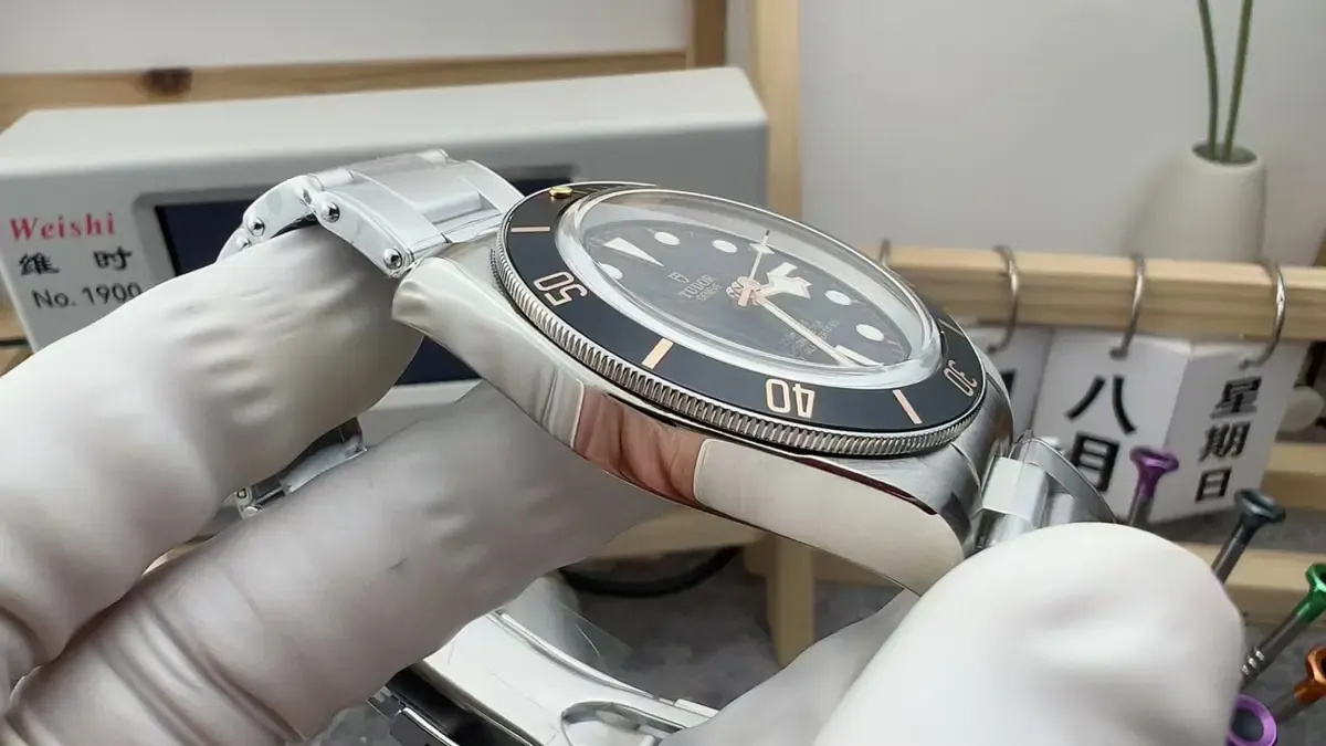 39mm黄金尺寸！ZF厂帝舵碧湾小黑盾复刻表值不值得买？