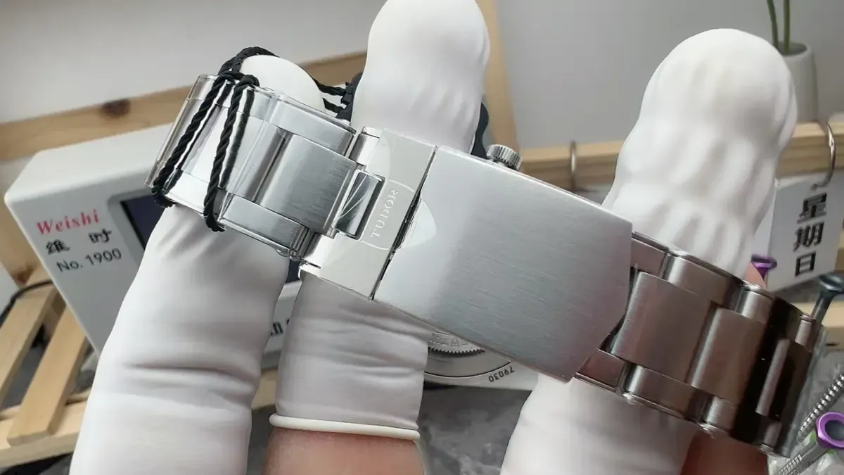 39mm黄金尺寸！ZF厂帝舵碧湾小黑盾复刻表值不值得买？