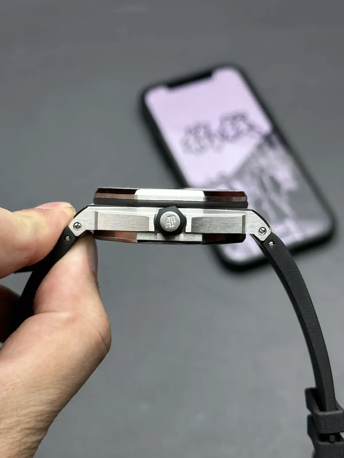 ZF厂爱彼15703终极拆解：5秒识破版本真伪的硬核细节