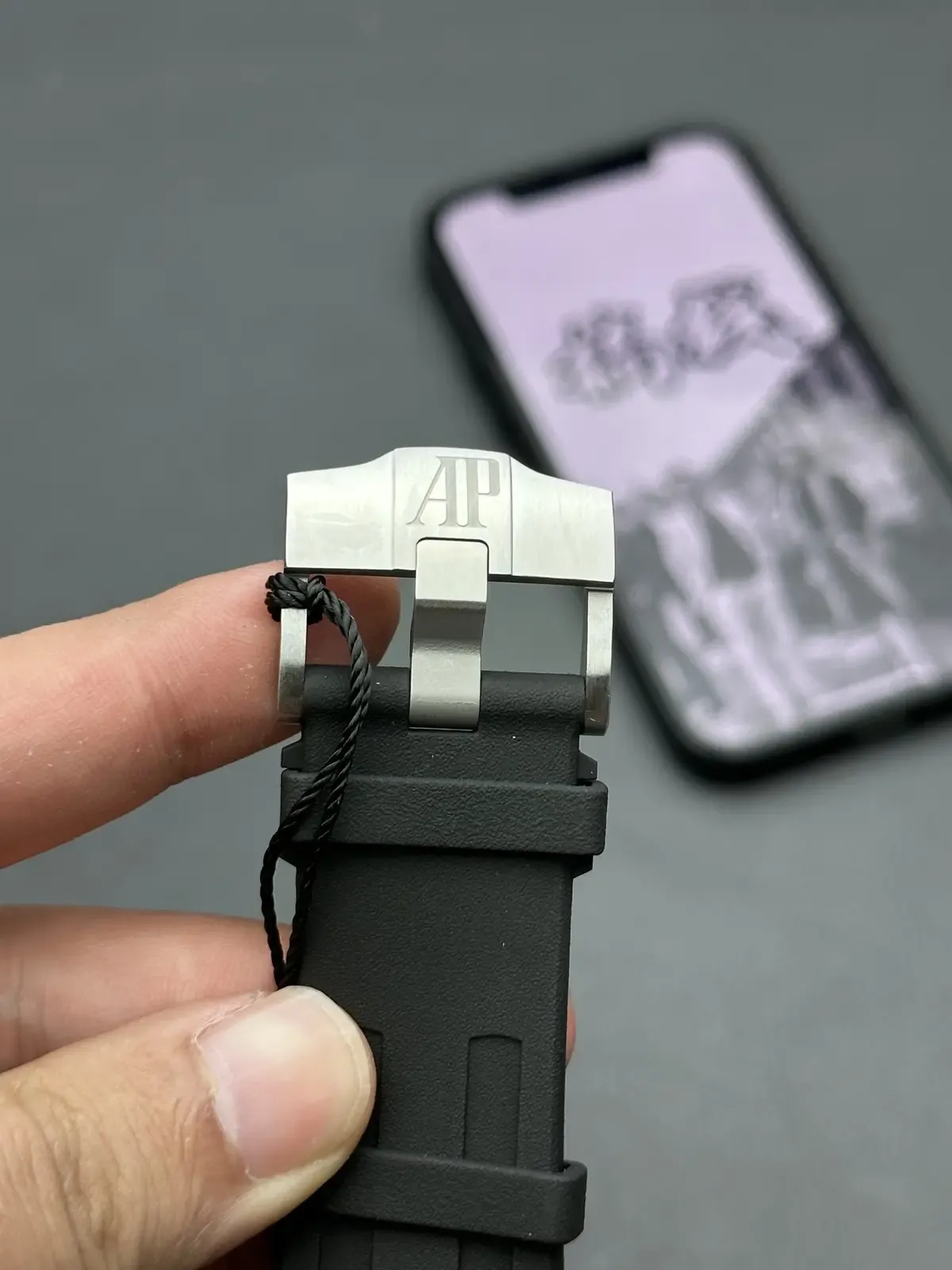 ZF厂爱彼15703终极拆解：5秒识破版本真伪的硬核细节