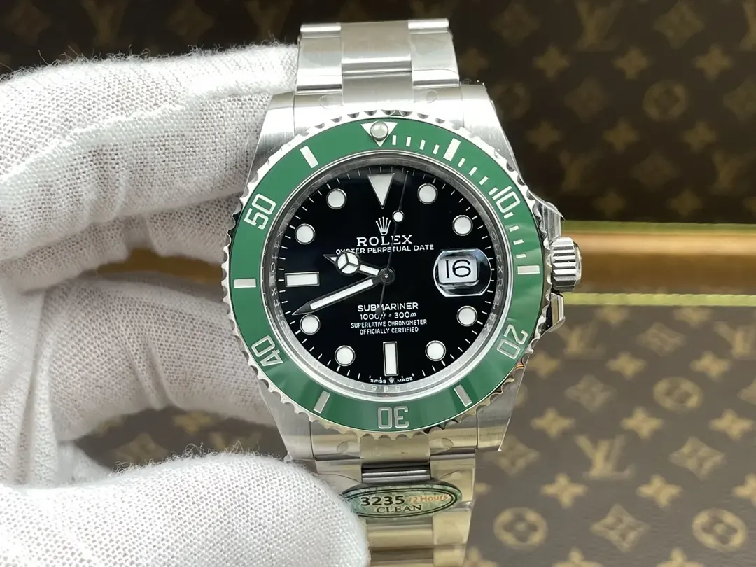 C厂三代绿水鬼深度拆解：3235机芯能否媲美正品？