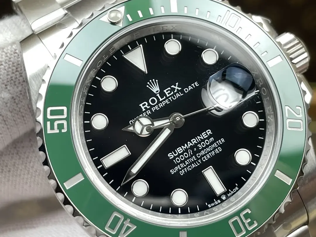 C厂三代绿水鬼深度拆解：3235机芯能否媲美正品？