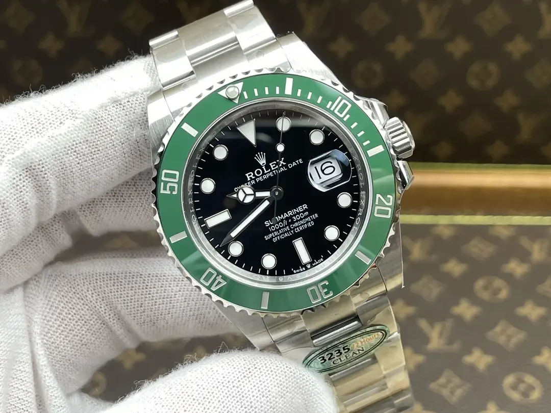 C厂三代绿水鬼深度拆解：3235机芯能否媲美正品？