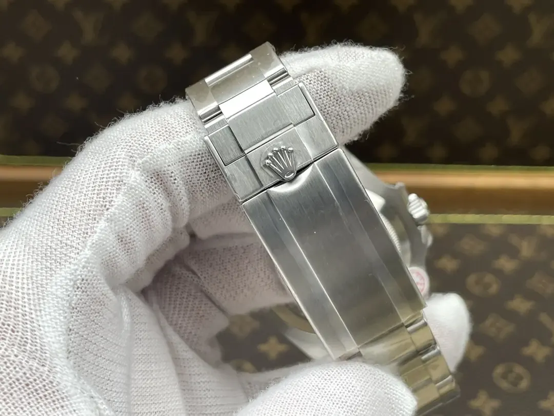 C厂三代绿水鬼深度拆解：3235机芯能否媲美正品？