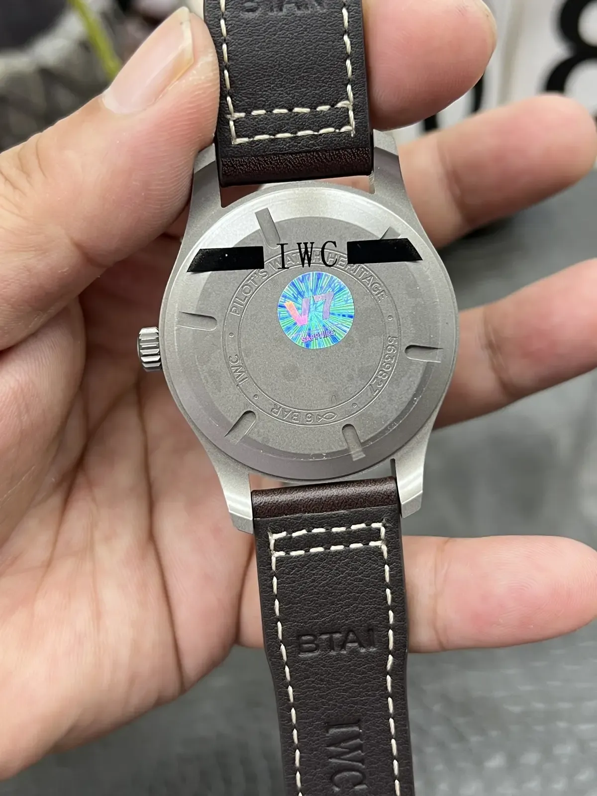 海鸥2892还是SW300？V7厂万国马克18钛壳终极选购指南