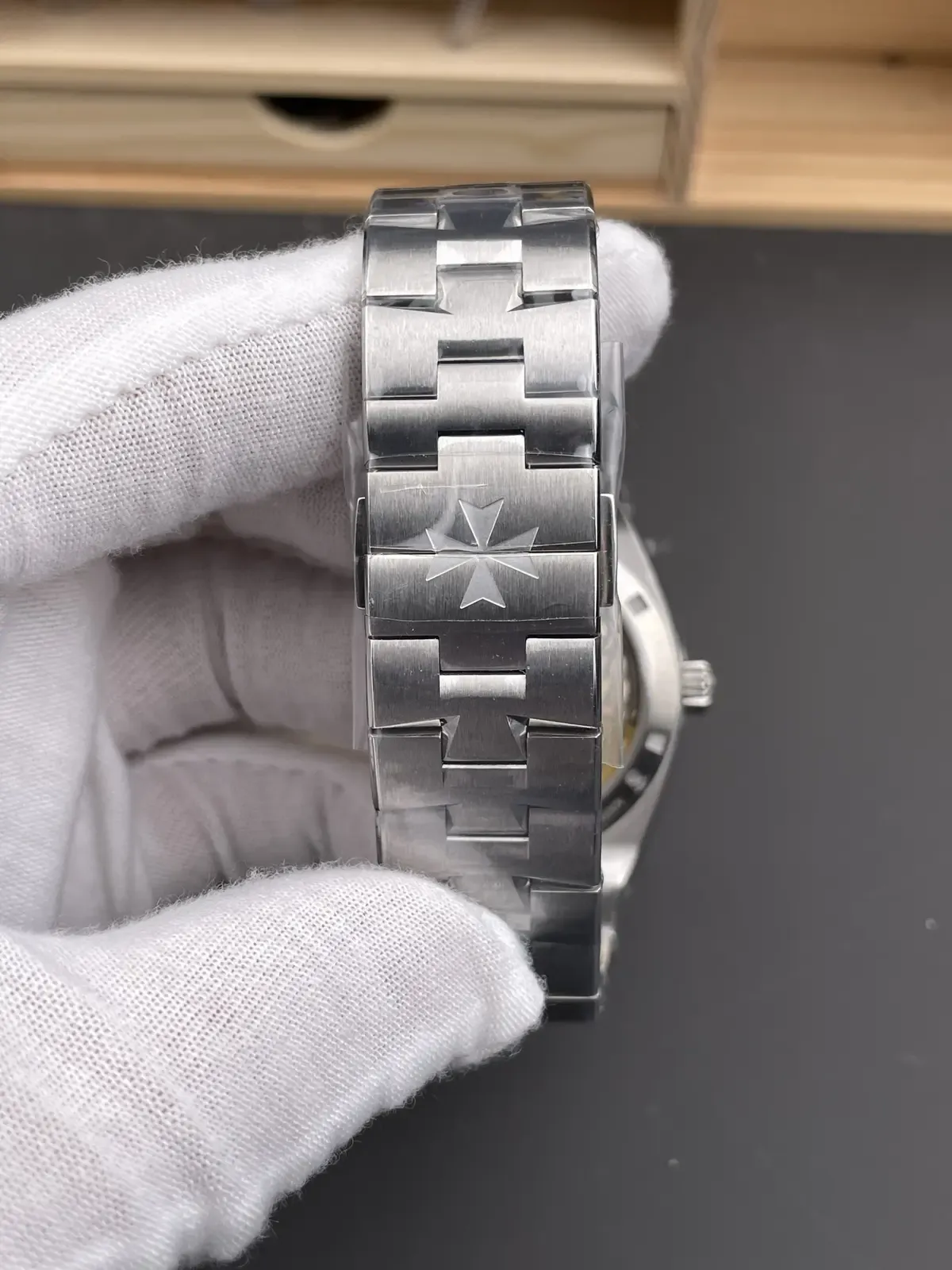 8F厂江诗丹顿纵横四海4500V测评：能否乱真？