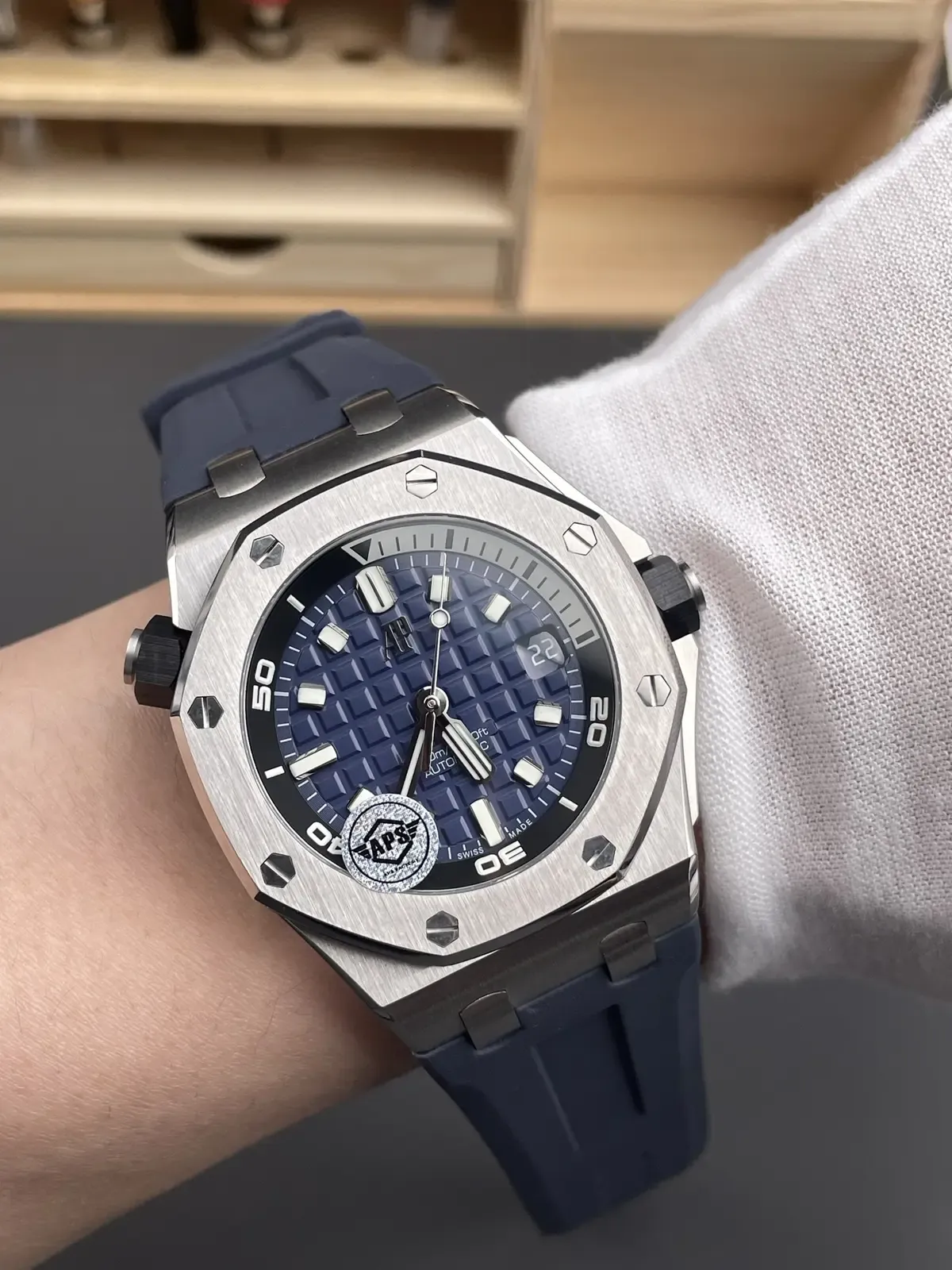 丹东4308一体机芯！APS厂爱彼15720值不值得冲？