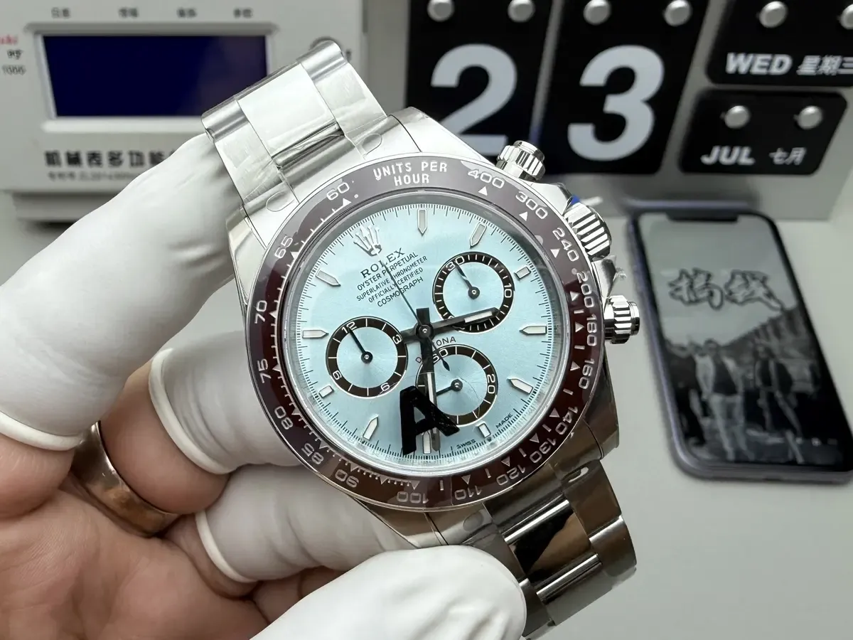 迪通拿天花板？VS厂冰蓝迪配重版：重量、细节、机芯一次看透！