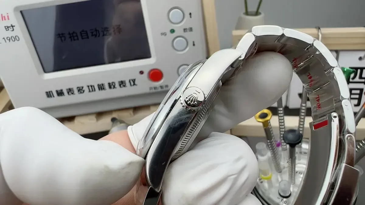 Clean厂蚝式恒动彩色气泡：从细节到机芯的全方位解析