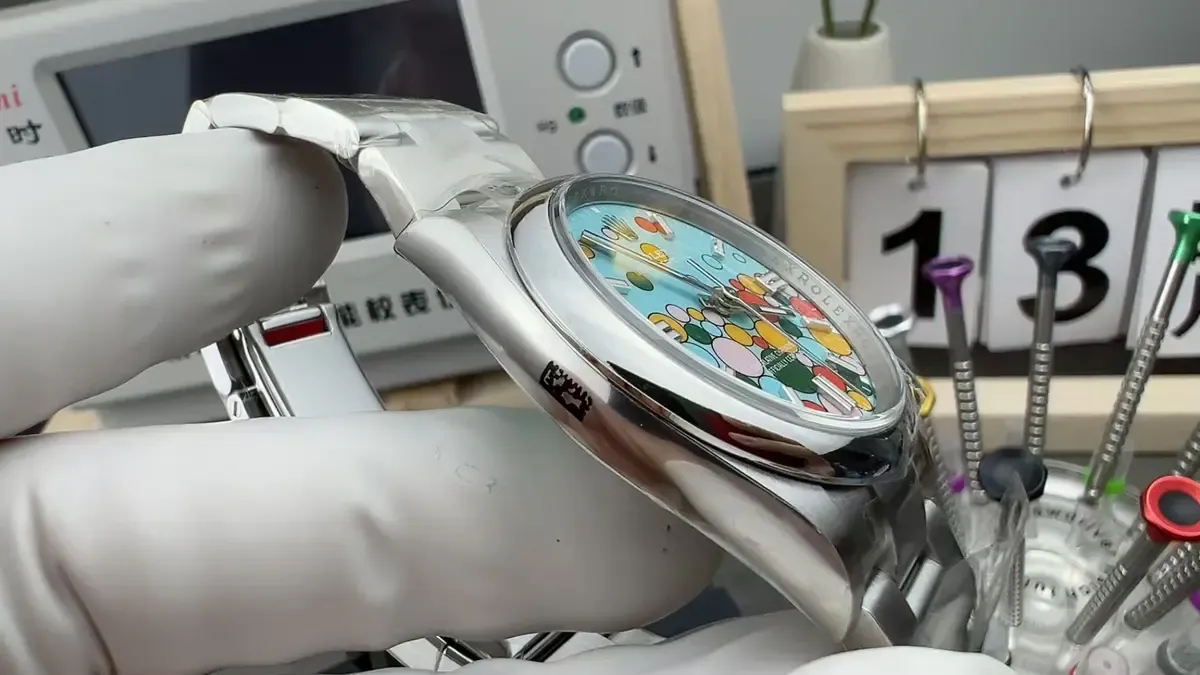 Clean厂蚝式恒动彩色气泡：从细节到机芯的全方位解析