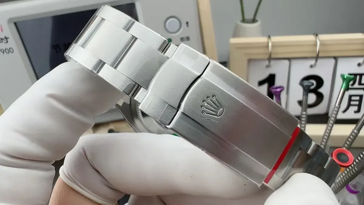 Clean厂蚝式恒动彩色气泡：从细节到机芯的全方位解析