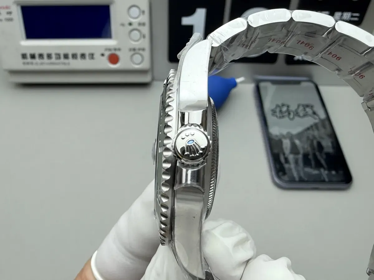 C厂绿水鬼三代版本评测，教你轻松分辨真假