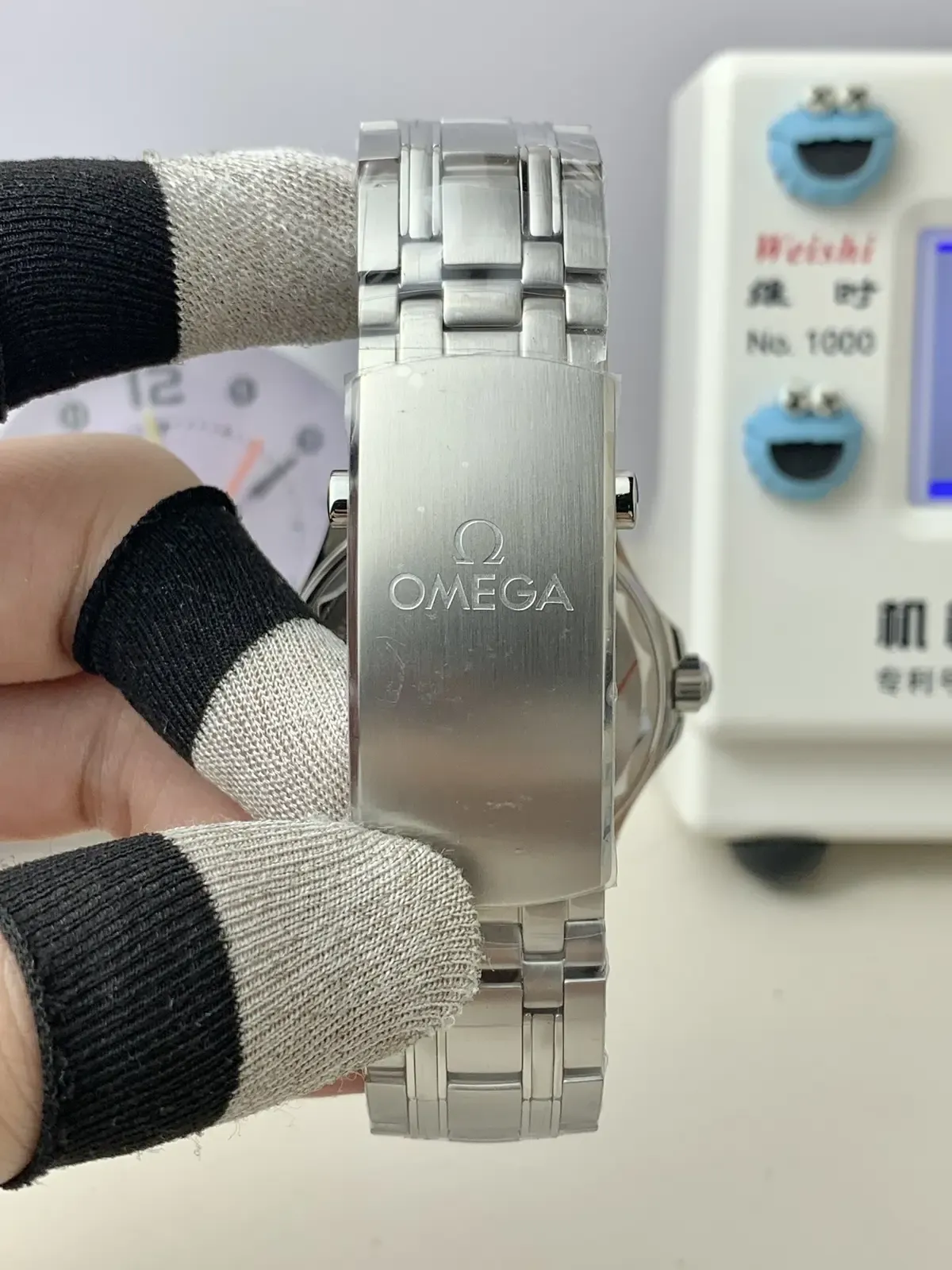 密底浮雕+渐变蓝盘，VS厂欧米茄海马300颜值杀疯了！