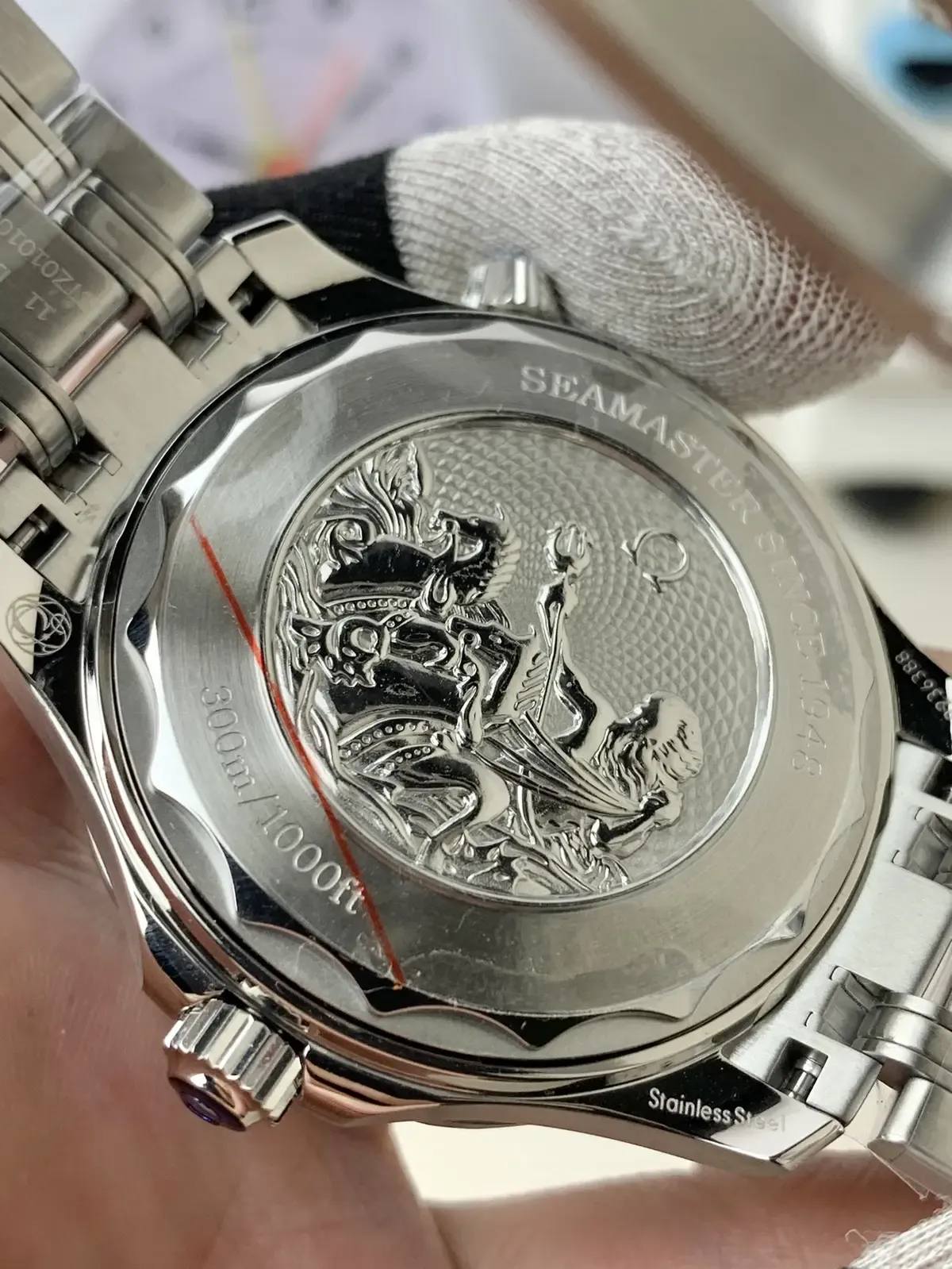 密底浮雕+渐变蓝盘，VS厂欧米茄海马300颜值杀疯了！