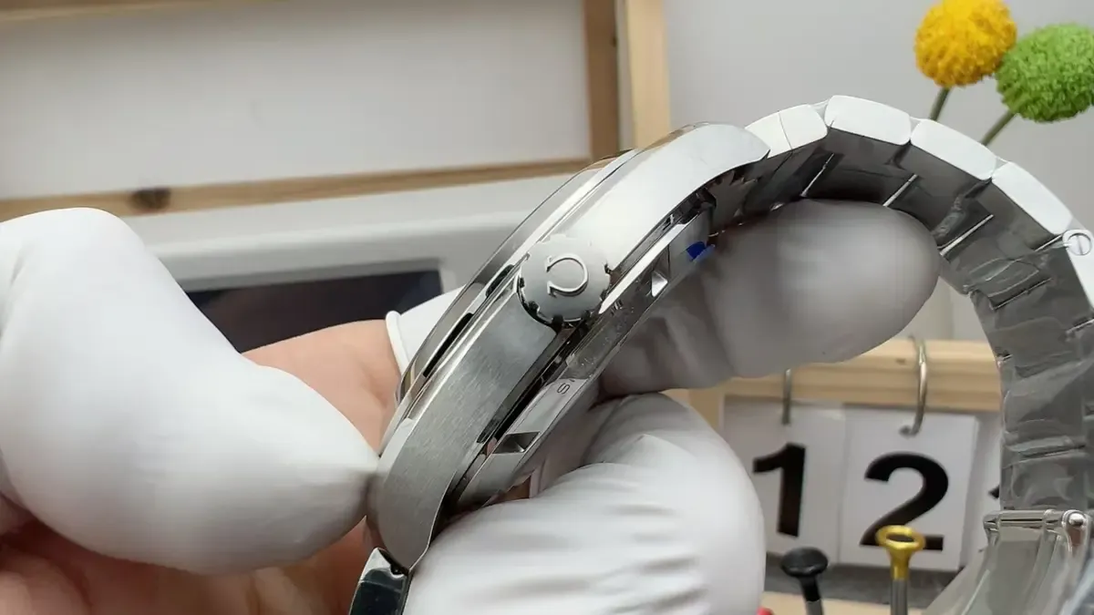 从外观到机芯全解析：VS厂海马150大黄蜂值不值闭眼入