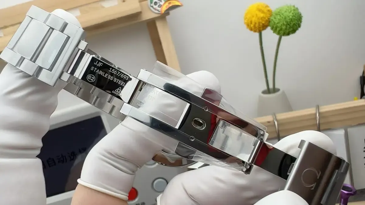 从外观到机芯全解析：VS厂海马150大黄蜂值不值闭眼入