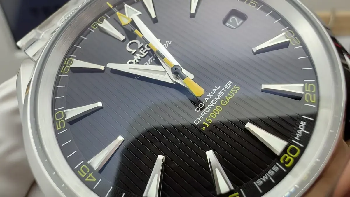 从外观到机芯全解析：VS厂海马150大黄蜂值不值闭眼入