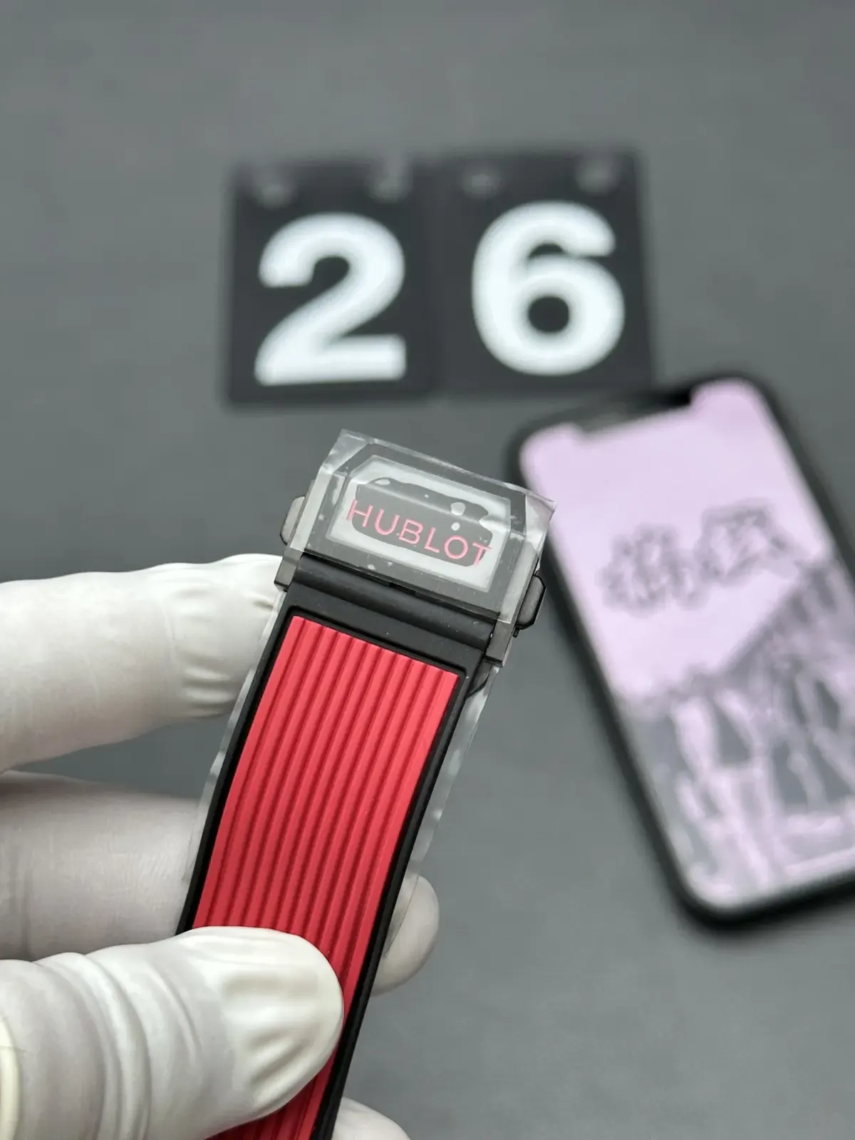 快拆陶瓷链+橡胶带双体验：BBF宇舶大爆炸红陶瓷入手指南