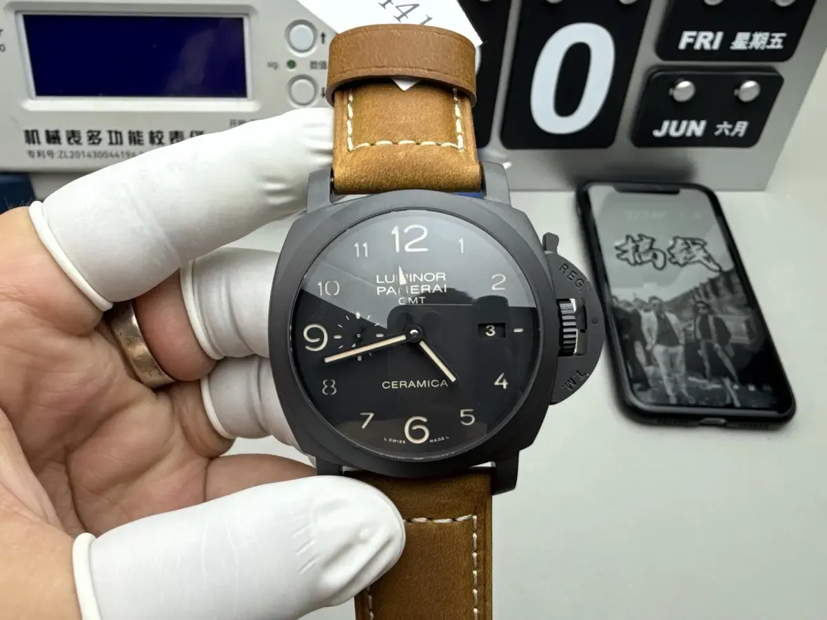 全陶瓷壳+GMT双时区！VS沛纳海441深度评测