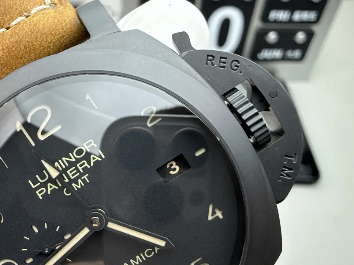 全陶瓷壳+GMT双时区！VS沛纳海441深度评测