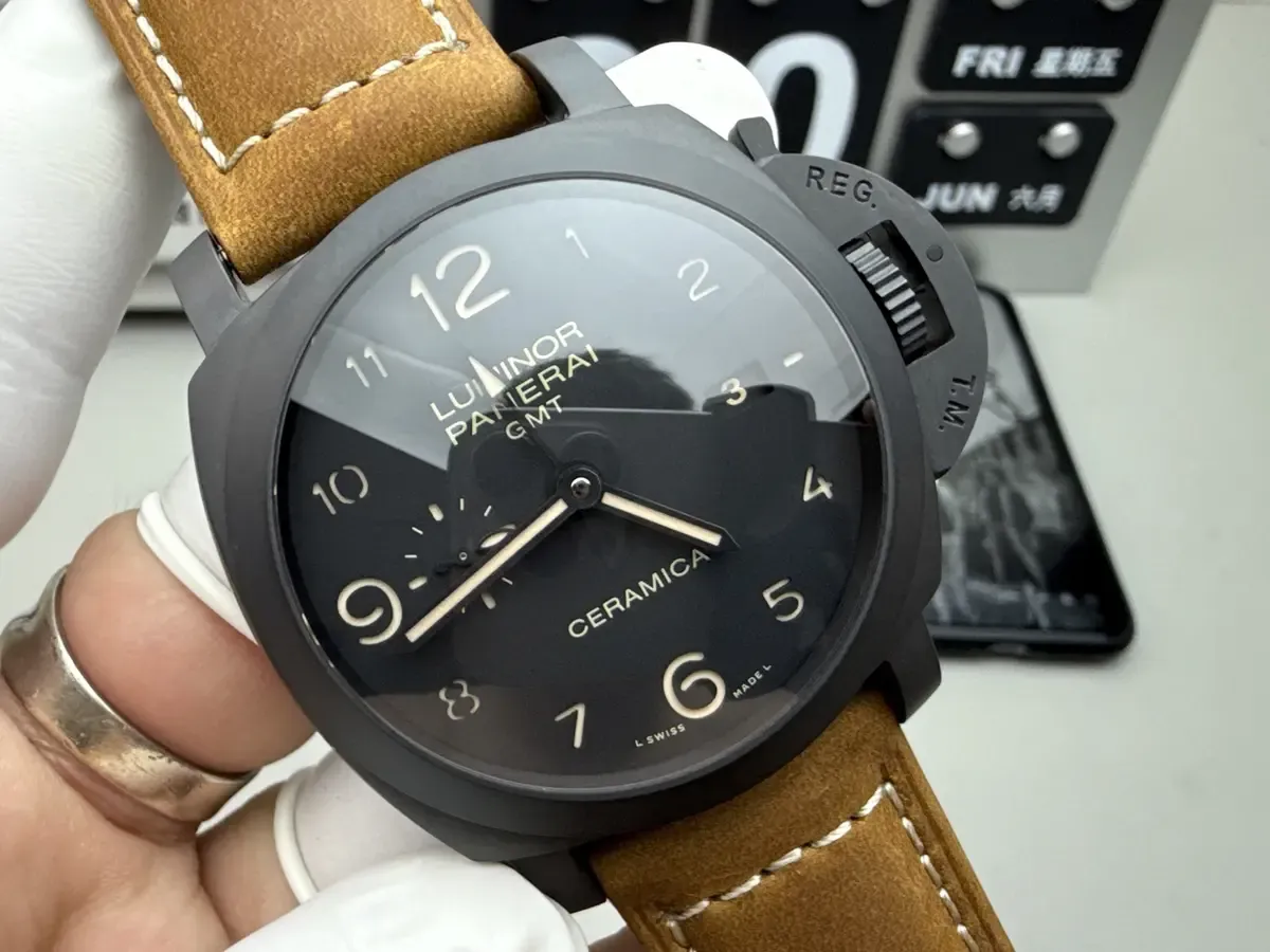 全陶瓷壳+GMT双时区！VS沛纳海441深度评测