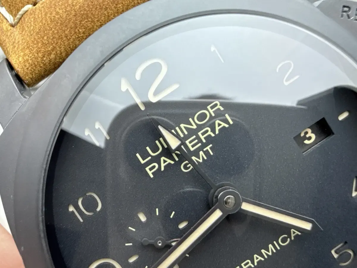 全陶瓷壳+GMT双时区！VS沛纳海441深度评测