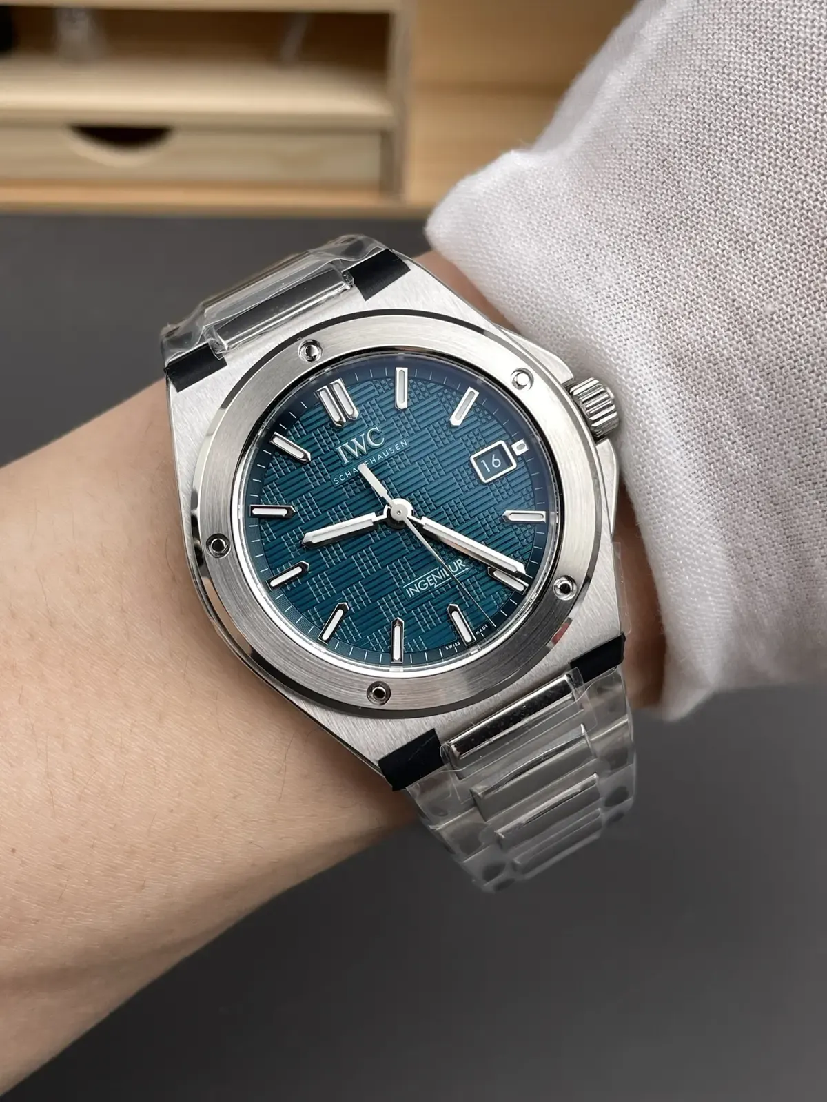 一眼解毒：V7厂万国工程师机芯拆解+做工细节全解析