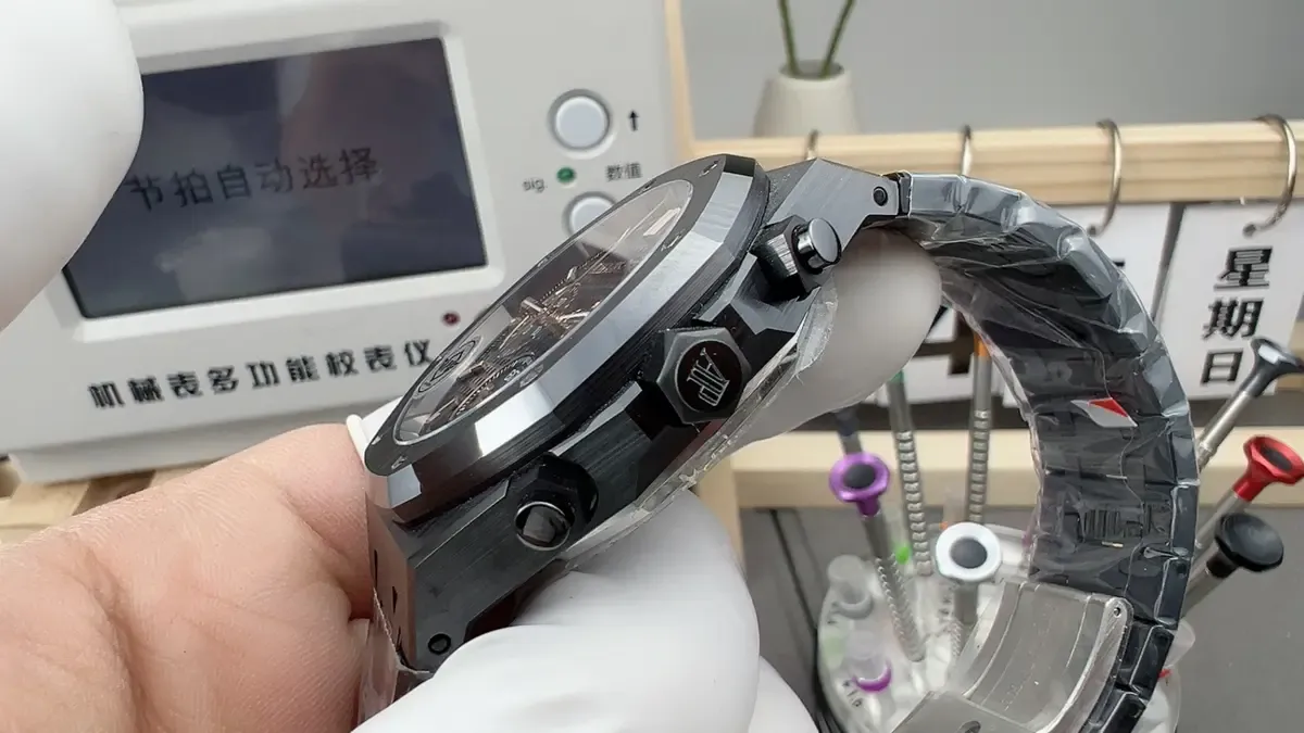 APS爱彼26240全陶瓷首发评测：4401机芯+飞返计时能否平替原版？