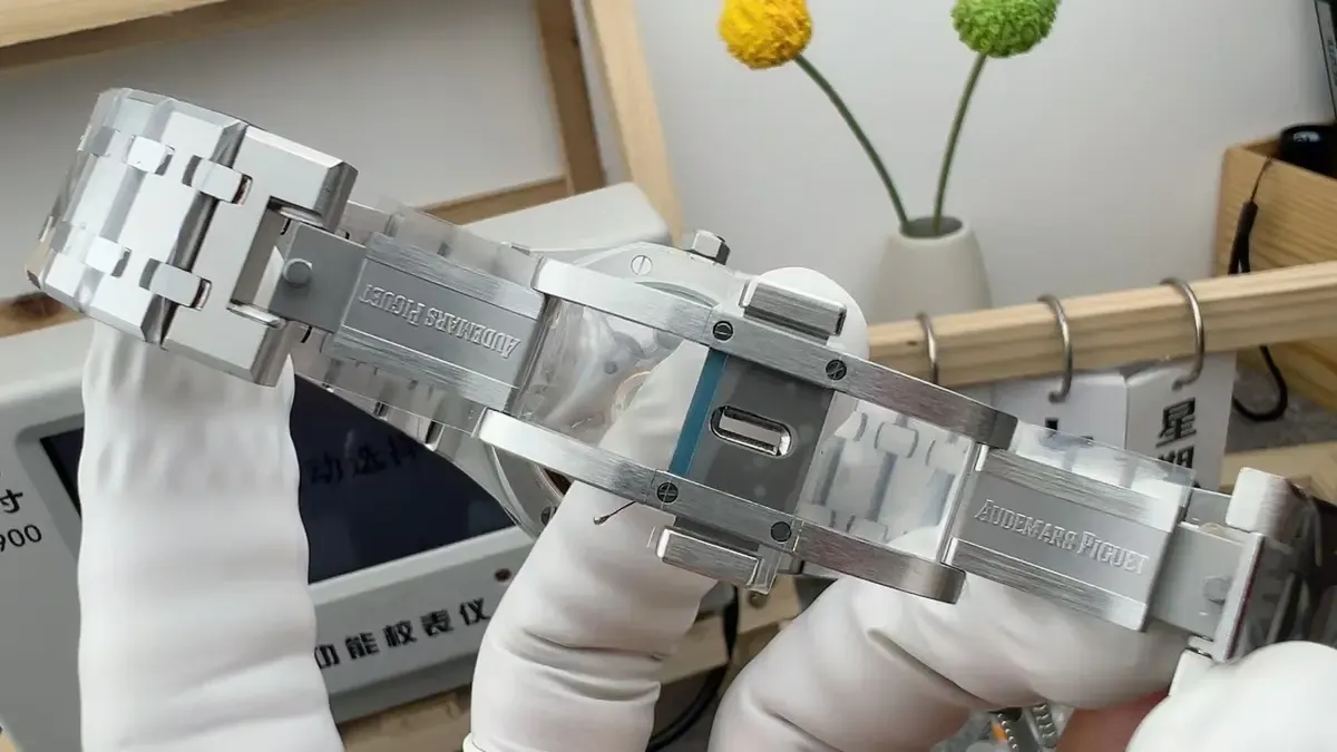 APS爱彼15500最新V3字面实拍对比，4302机芯稳不稳？